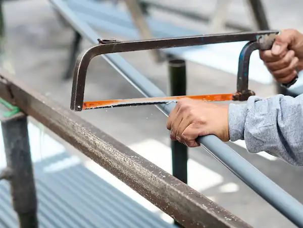 Productos que cumplen con las necesidades de los sectores de construcción y minería, especialmente para voladuras